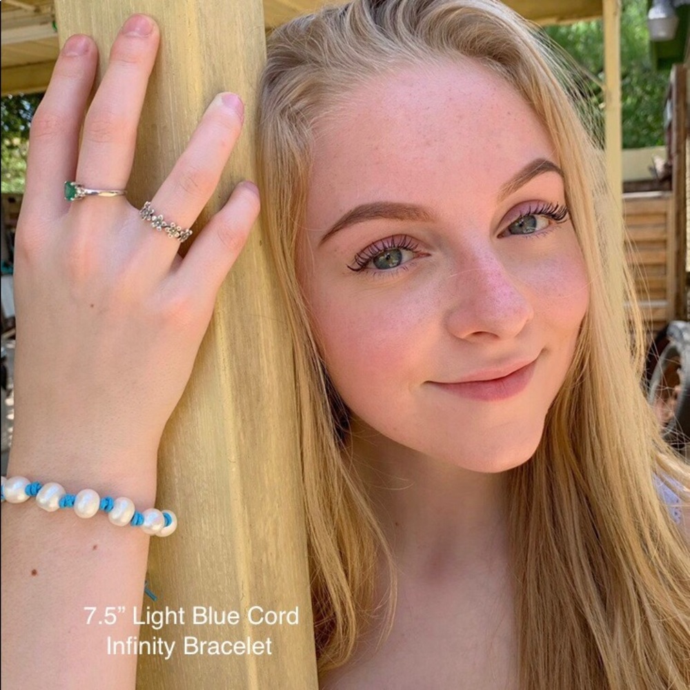 NWOT Adjustable Infinity Pearl Leather Bracelet